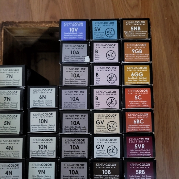 Assorted Hair Color Boxes - Picture 2 of 3